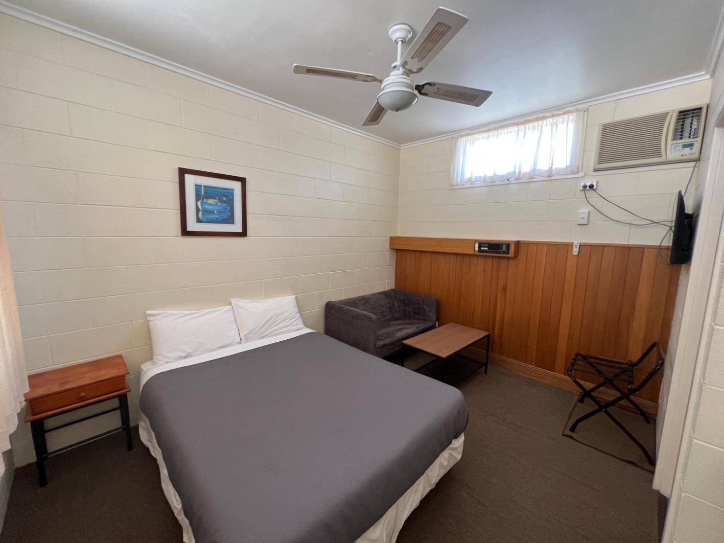 Glossop Motel Winkie Экстерьер фото