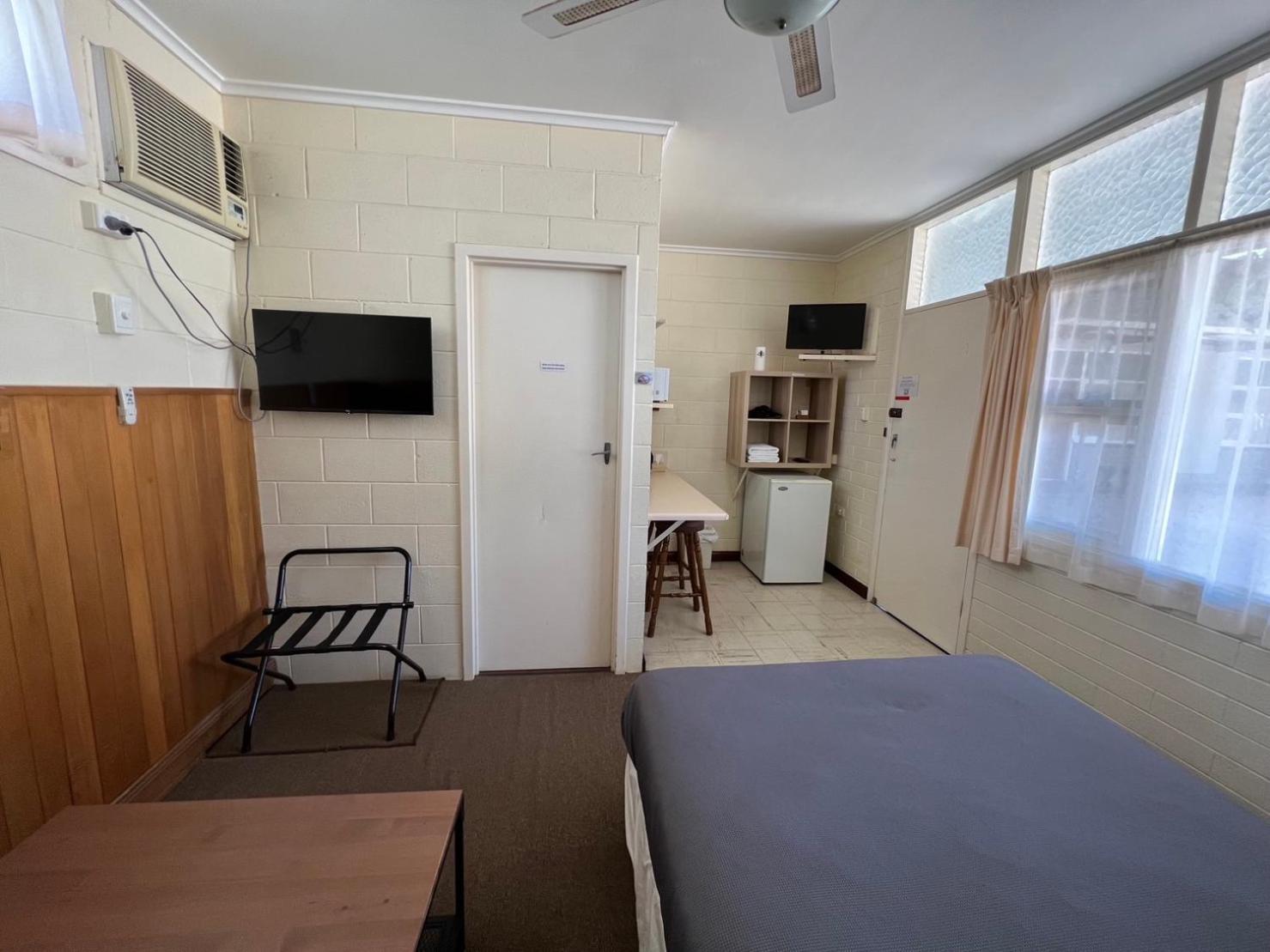 Glossop Motel Winkie Экстерьер фото